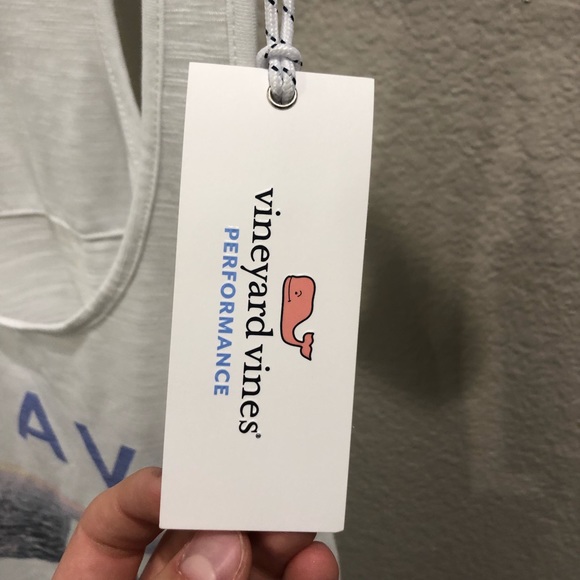 Vineyard Vines performance white tank - Picture 5 of 5